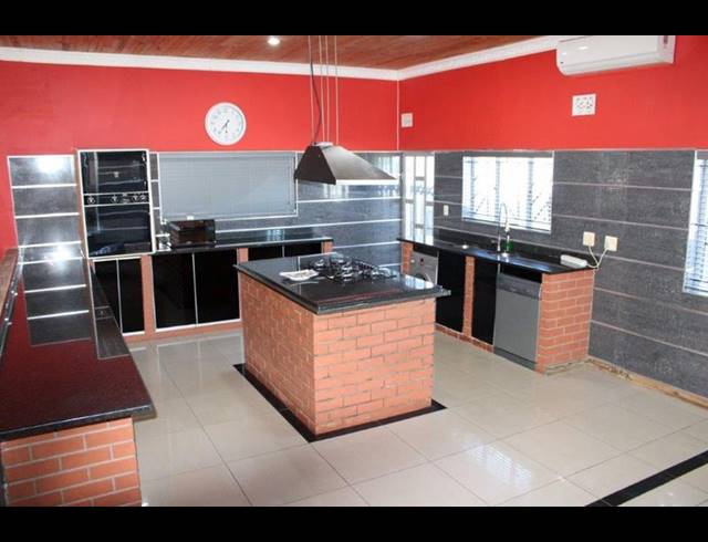 4 BEDROOM HOUSE FOR SALE IN MALVERN